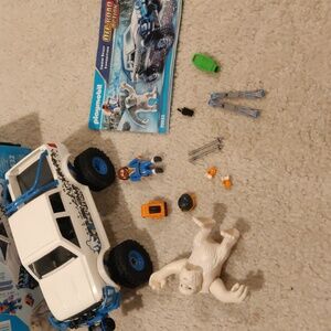 Playmobil Off-Road Action Snow Beast Expedition Lego Set #70532